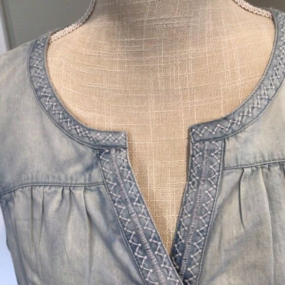 New Direction Top Sleeveless Jean Shirt Demin V Neck Casual Blue Beach Sz L New - Picture 5 of 6